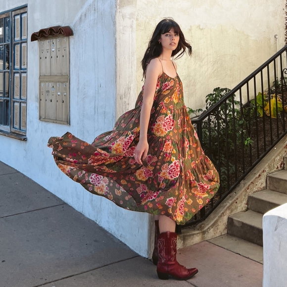 New Novella Royale The Flower Dress Rust Primrose Floral M Bird Midi Strappy NWT - Picture 4 of 16